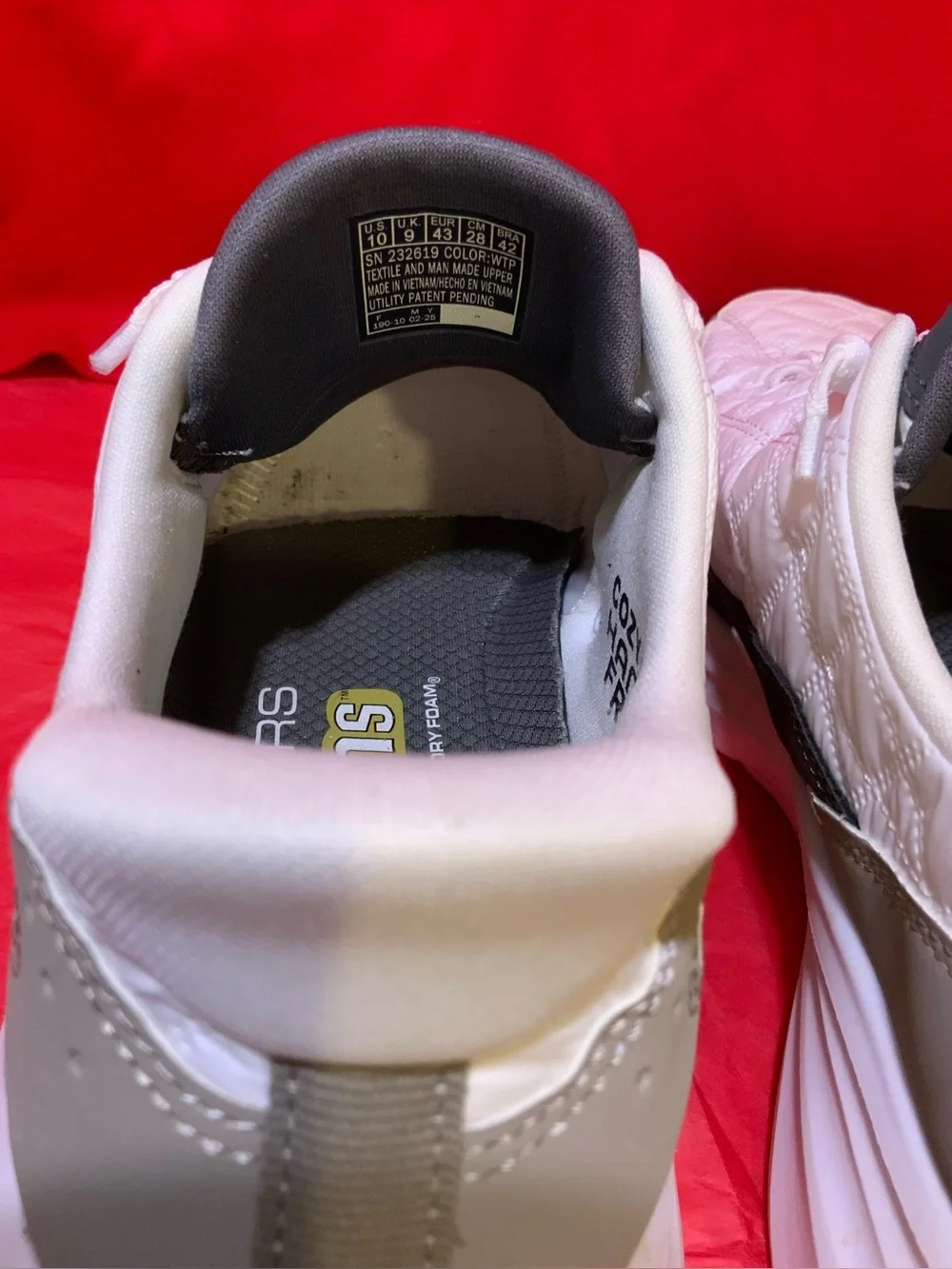 SKECHERS